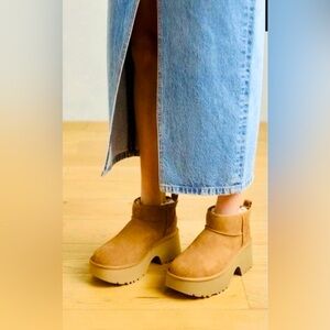 UGG Classic Ultra Mini New Heights Women's US 10/EU 41 Platform Boots/Shoe NWOB